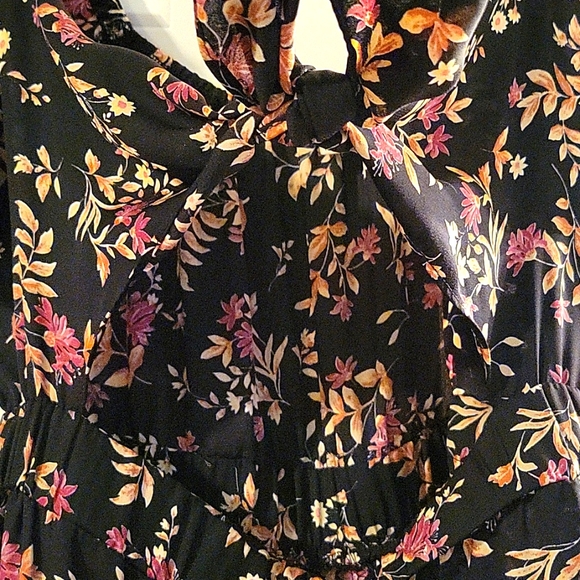 Adorable floral jumper with tie front - Picture 3 of 5